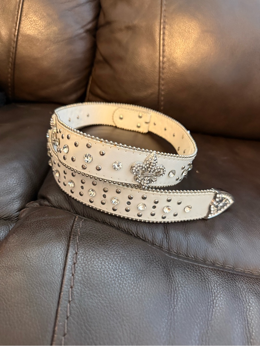Women’s Rhinestone Studded Belt